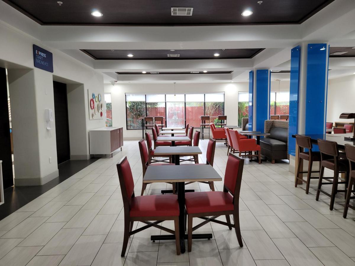 南维多尔智选假日套房酒店 Vidor 外观 照片