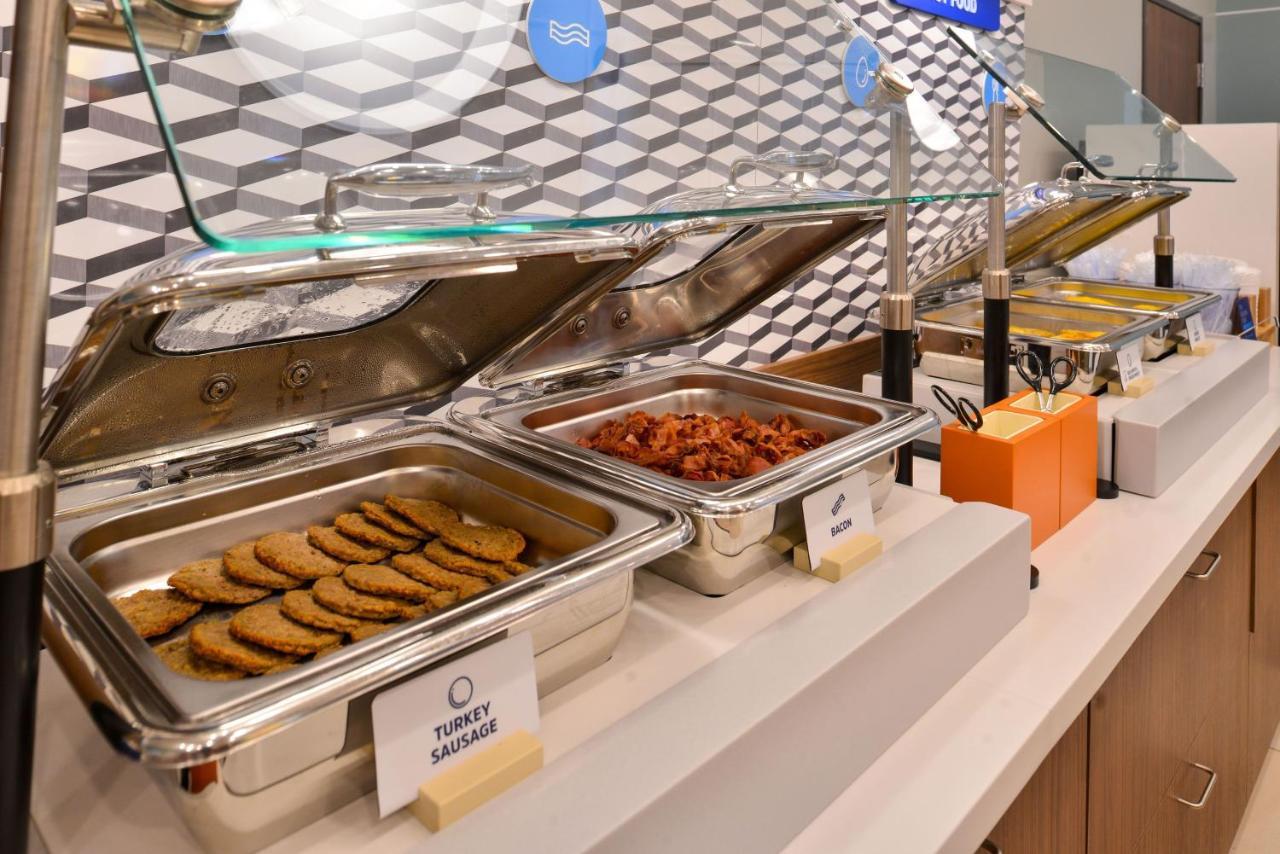南维多尔智选假日套房酒店 Vidor 外观 照片